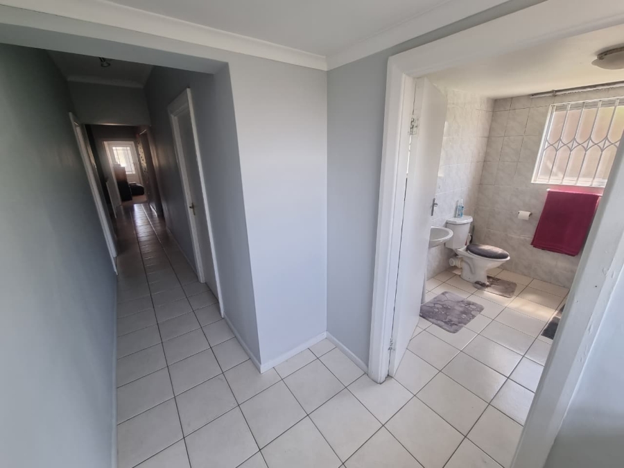 To Let 4 Bedroom Property for Rent in Claremont Western Cape